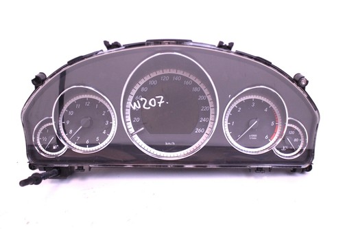 Tachometer mercedes benz - mercedes,
